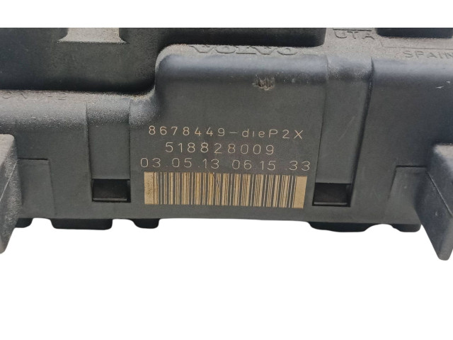 Блок предохранителей 8678449, 518828009 Volvo S80