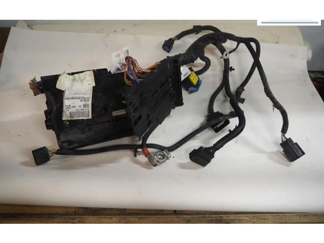 Блок предохранителей AV6T-14A142-AB Ford Kuga II