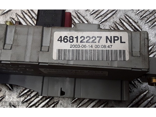 Блок предохранителей 406626, 4681222746535725   Fiat Doblo