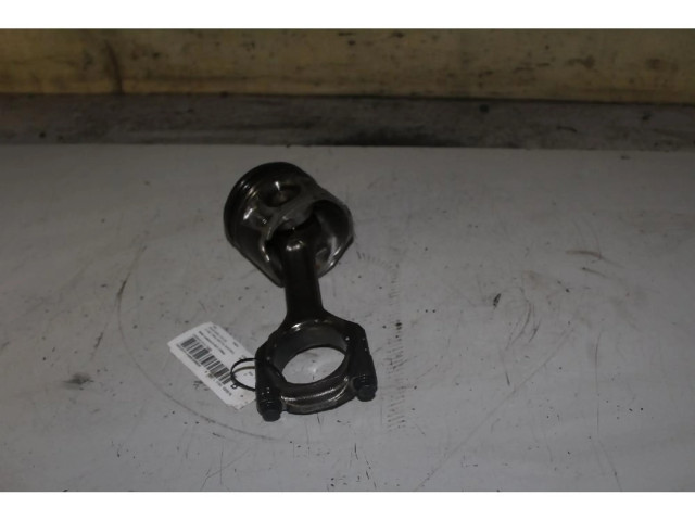 Поршень с шатуном 940B4000 Jeep Renegade