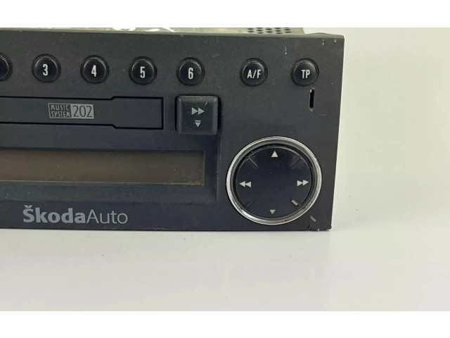 Радио/ проигрыватель CD/DVD / навигация 6Y0035152A Skoda Fabia Mk1 (6Y)