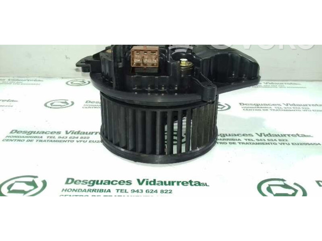 Вентилятор печки    8E1820021E, 983692C   Audi A4 Allroad