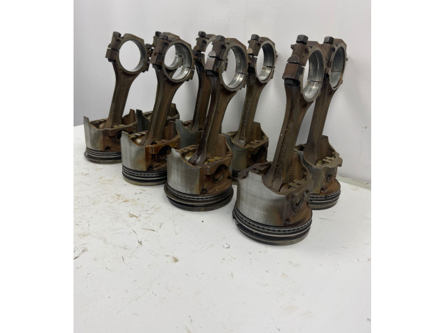 Поршень 9102053-030 Cadillac De Ville