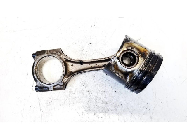 Píst Toyota Corolla E120 E130 pro naftový motor 2.0