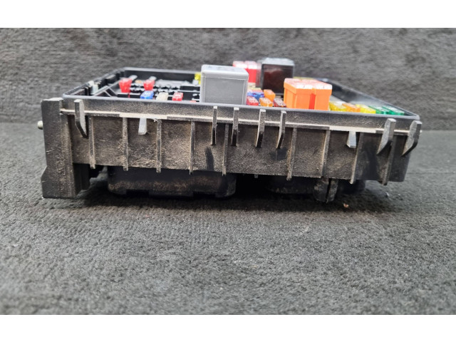 Блок предохранителей 1K0937124H, 1K0906381   Audi A3 S3 8P    