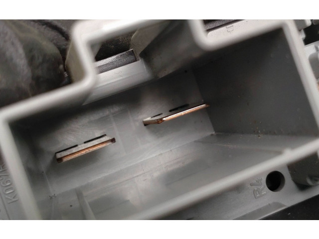 Блок предохранителей  13800159, 31300189   Volvo V70    