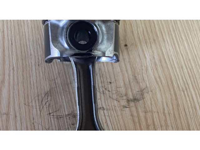 Píst 3DA26381, 86L78 Toyota RAV 4 (XA40) pro naftový motor 2.2 2ADFTV DYZELIS