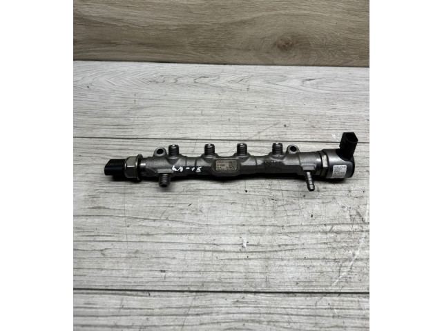 Топливная рампа 28523501, 04L130764B Skoda Octavia Mk3 (5E)