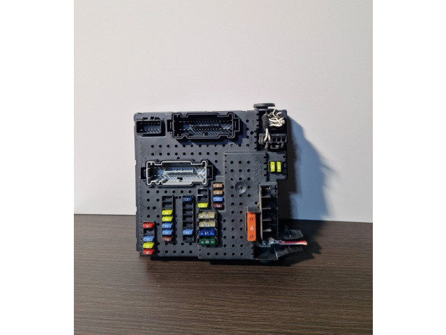 Блок предохранителей  12217799, 00005267472   Volvo XC90    