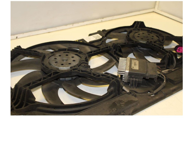 Вентилятор радиатора     8K0121003M    Audi Q5 SQ5 