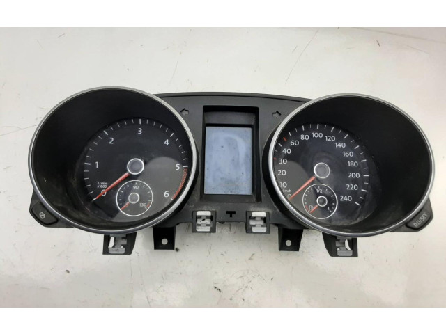 Панель приборов 5K0920860E   Volkswagen Golf VI       