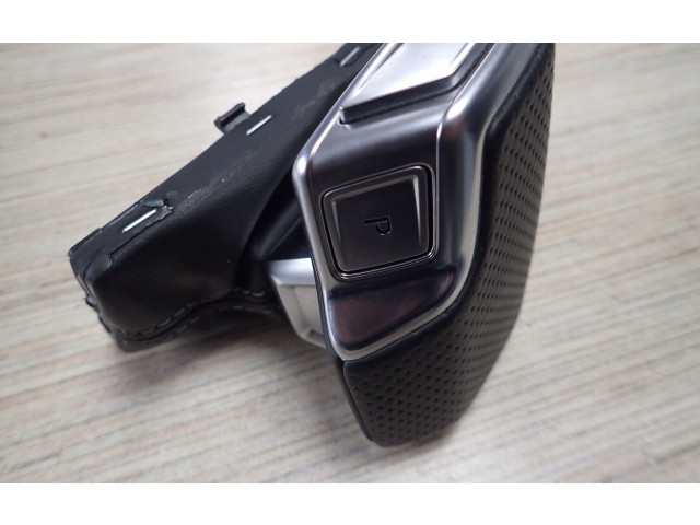 Руль Audi Q8  2018 -  года 4M8      