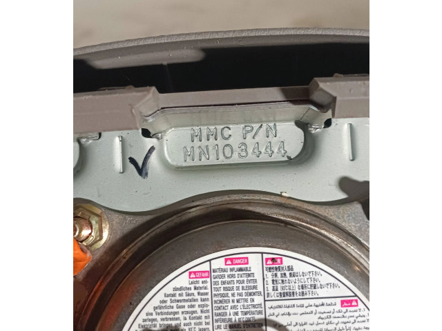 Подушка безопасности водителя MN103444 Mitsubishi Grandis