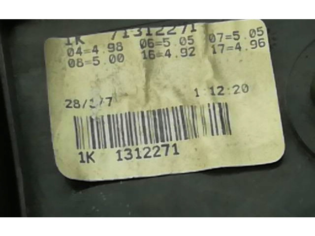 Блок предохранителей  1K1312271   Volkswagen Jetta V    