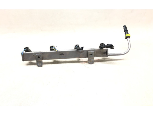 Топливная рампа KME340C1465A412 Mitsubishi Outlander