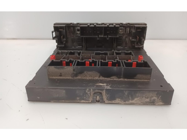   Pojistková skříňka 3C8937049D   Volkswagen Caddy 2010