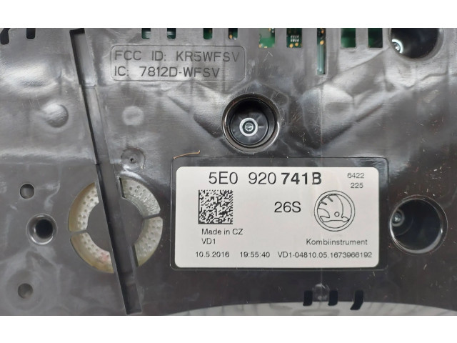 Панель приборов 5E0920741B Skoda Octavia Mk3 (5E)