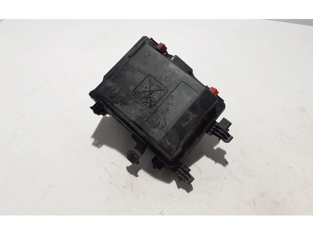 Блок предохранителей  9804681980   Peugeot 5008    