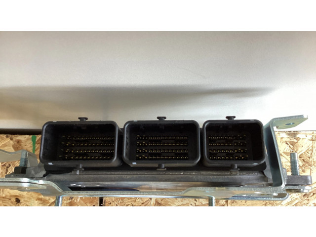 Řídící jednotka MEC125130 Nissan GT-R 2010