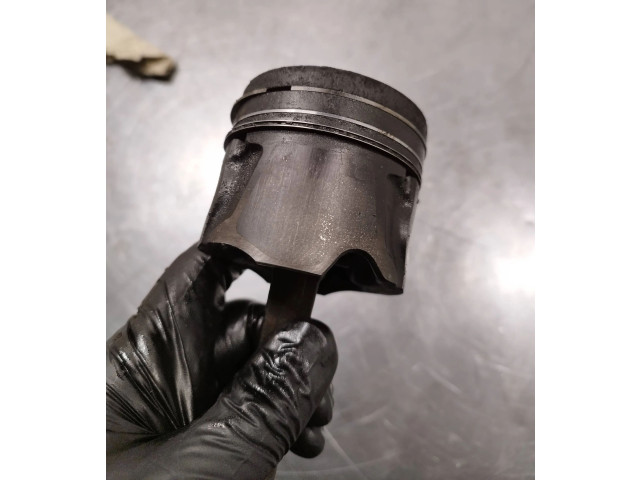 Píst Toyota Verso-S