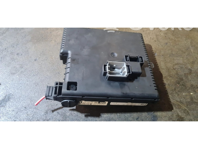 Pojistková skříňka 30728512 Volvo XC90 2008