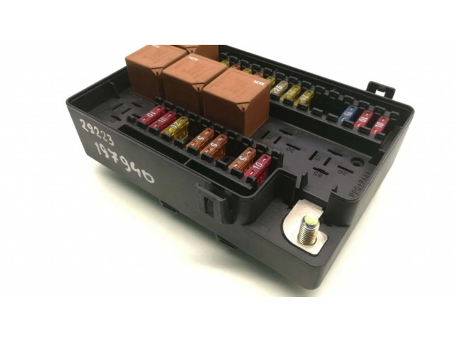 Блок предохранителей LNC2822CA, 518237003 Jaguar XJ X308