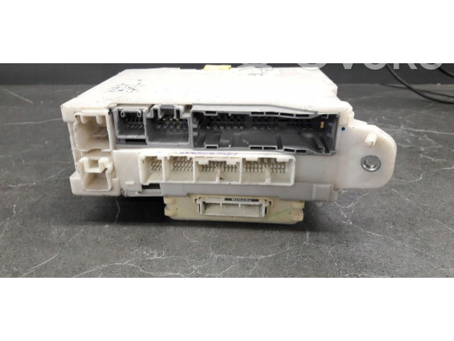 Pojistková skříňka 82730-53022 Lexus 220D-250-350 2002