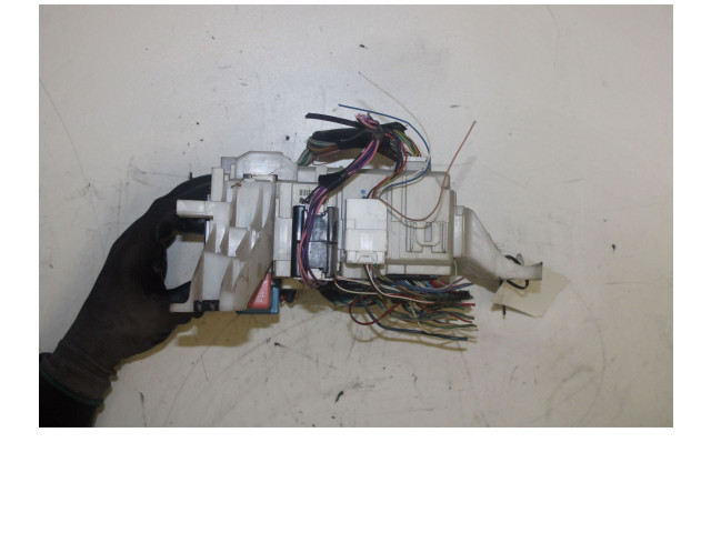 Pojistková skříňka 82730-0F051-C Toyota Verso 2009