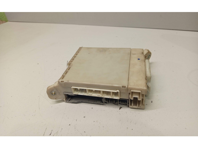 Pojistková skříňka 8273030272, 703020016 Lexus GS 300 350 430 450H 2007