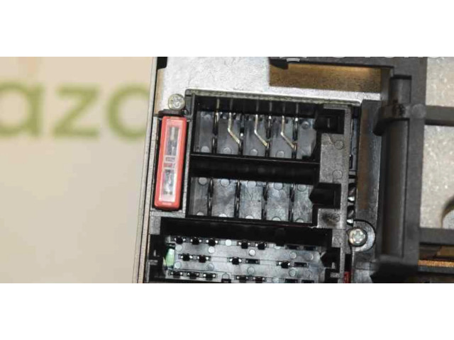 Радио/ проигрыватель CD/DVD / навигация