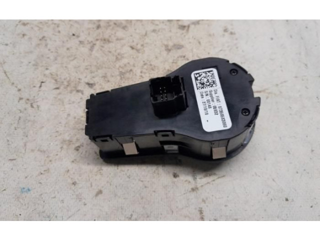 Pojistková skříňka Ручка поворотов/ фонарей 00148, 05932 Fiat 500X 2019