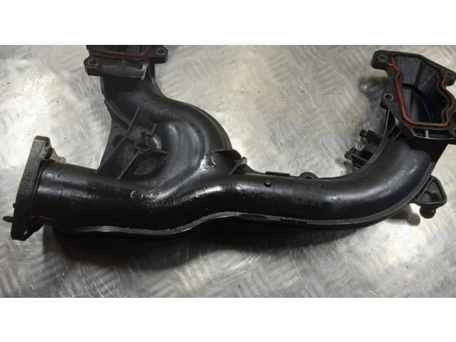 Другая деталь отсека двигателя