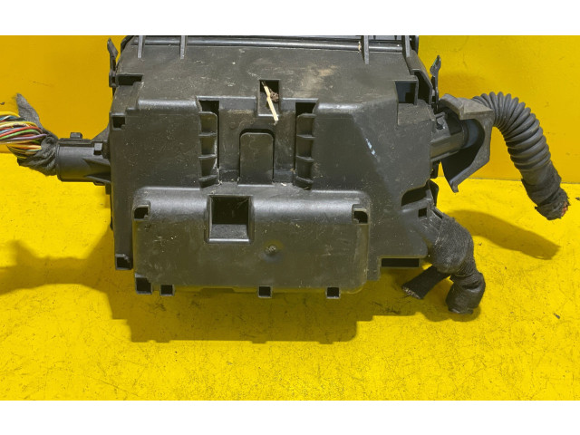 Блок предохранителей 118KM, RZ3R7P2 Opel Meriva B