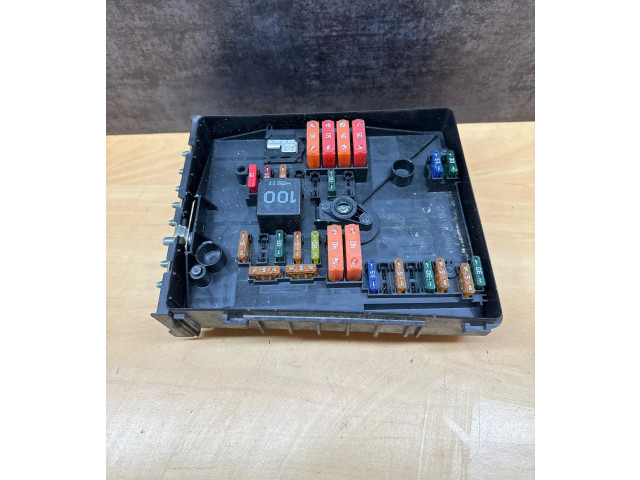 Блок предохранителей  1K0937125, 1K0937125A   Volkswagen Touran I    