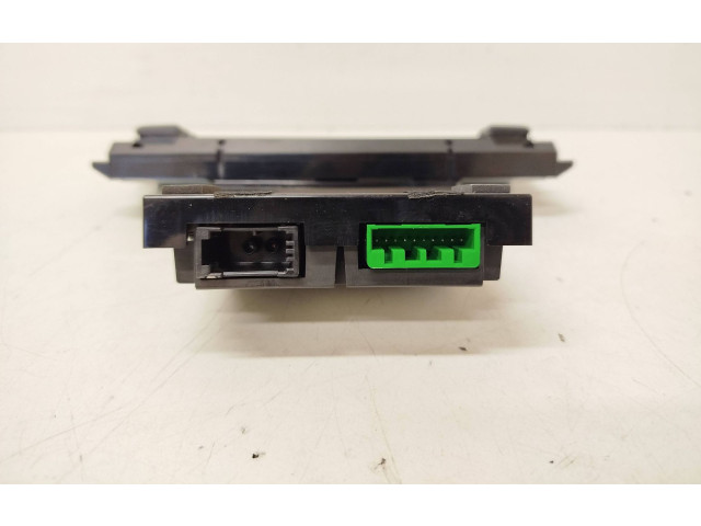 Экран/ дисплей / маленький экран 31328828, 1646770 Volvo V70