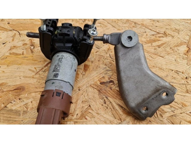 Сиденье управления двигателем