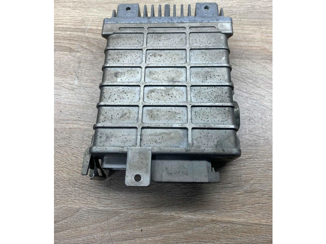 Блок управления двигателем Блок управления 0285007040, 893907383 Volkswagen Jetta II