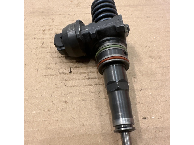 Vstřikovač 038130073ba Seat Alhambra (Mk1) pro naftový motor 1.9
