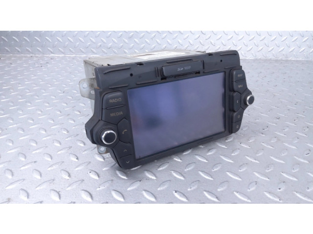 Радио/ проигрыватель CD/DVD / навигация