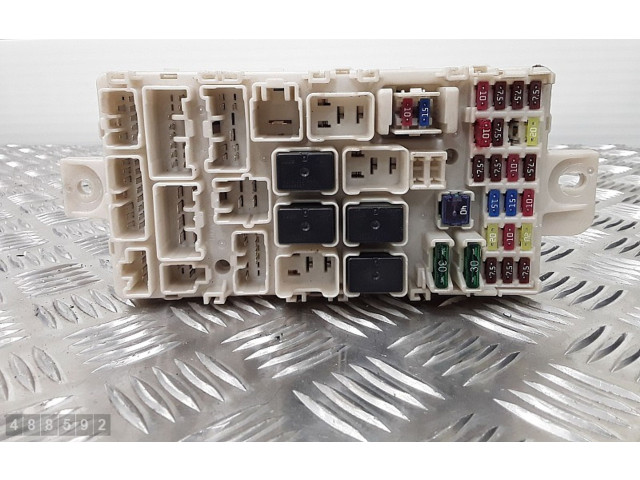 Блок предохранителей Mitsubishi L200