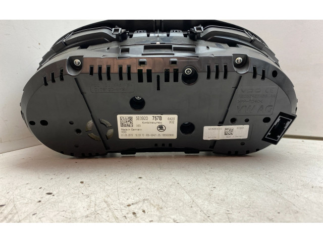 Панель приборов 5E0920757B Skoda Octavia Mk3 (5E)
