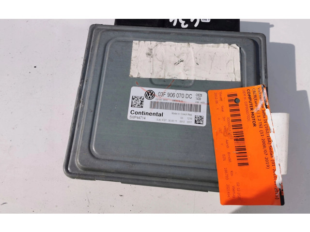 Блок управления двигателя 5WP44714   Volkswagen Jetta VI