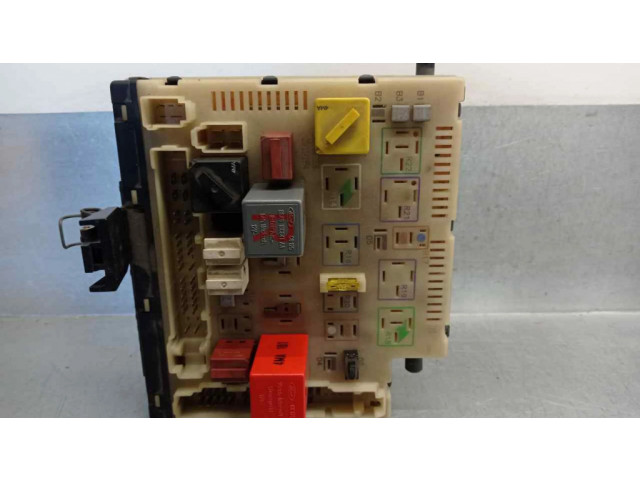 Блок предохранителей 95AG14A073DB Ford Escort