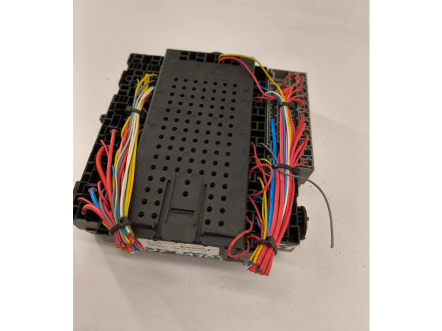 Блок предохранителей  8645410, 8645411   Volvo XC90    