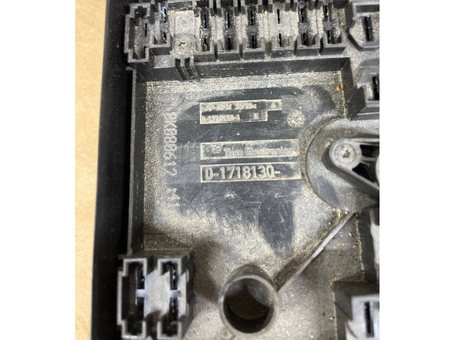   Pojistková skříňka 01718130   Volkswagen Caddy 2011