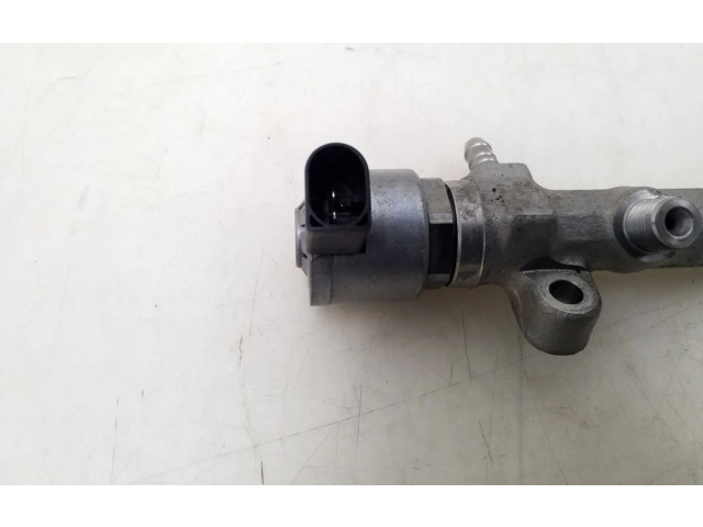 Топливная рампа 04L089G   Audi A5 8T 8F   для двигателя CNHA