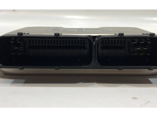 Блок управления двигателем Блок управления 8E907401T Skoda Superb B5 (3U)