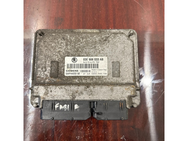 Řídící jednotka 03E906033AB, 5WP4422302 Skoda Fabia Mk1 (6Y) 2001