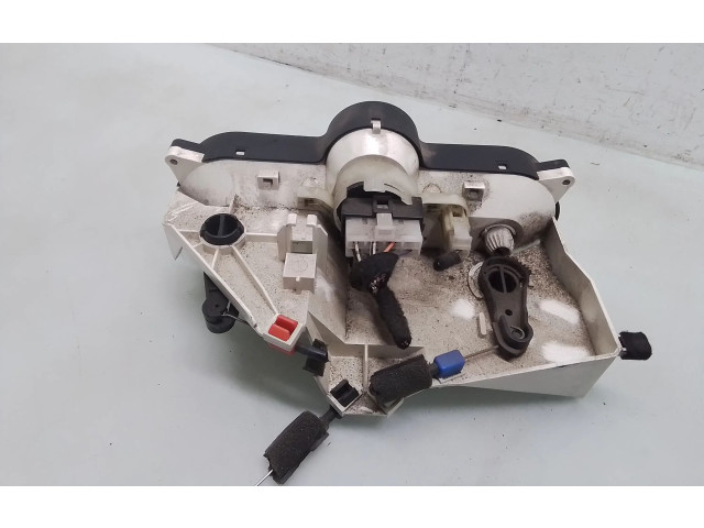 Блок управления климат-контролем Mitsubishi Carisma