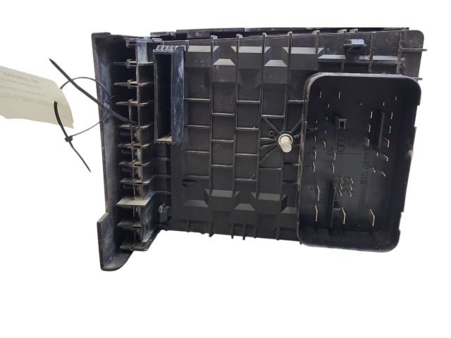 Блок предохранителей 1K0937125D, 1K0937132F Volkswagen e-Golf